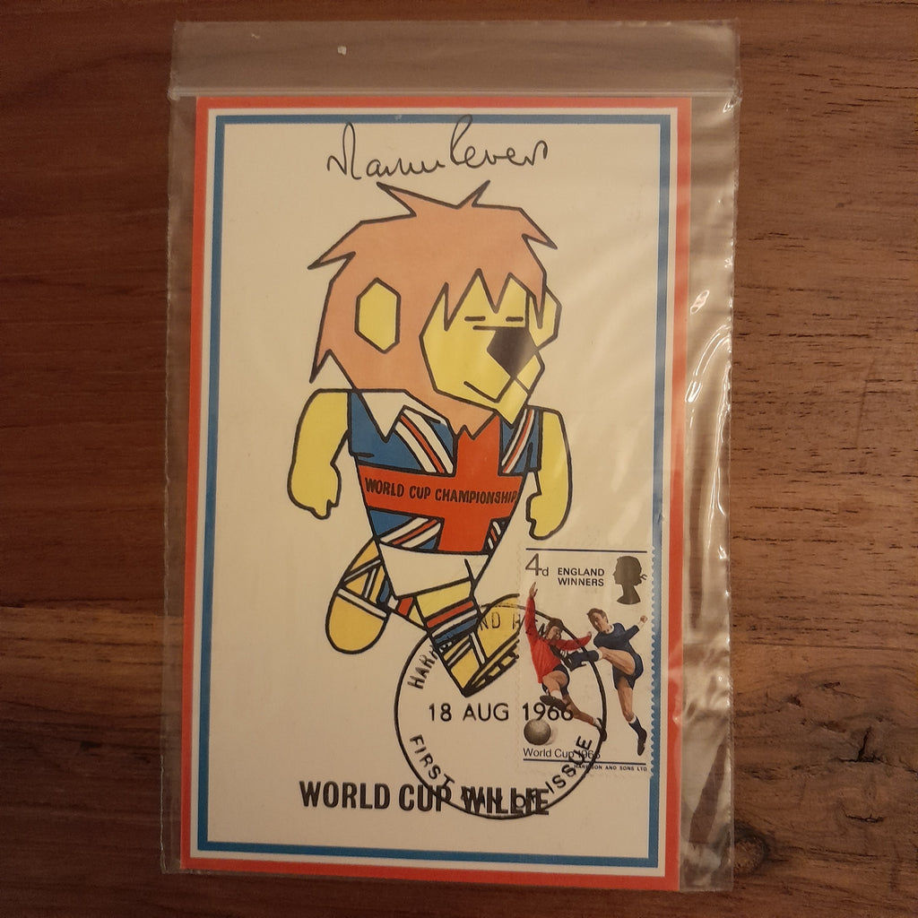 1966 World Cup Willies Card Hand Signed by Martin Peters