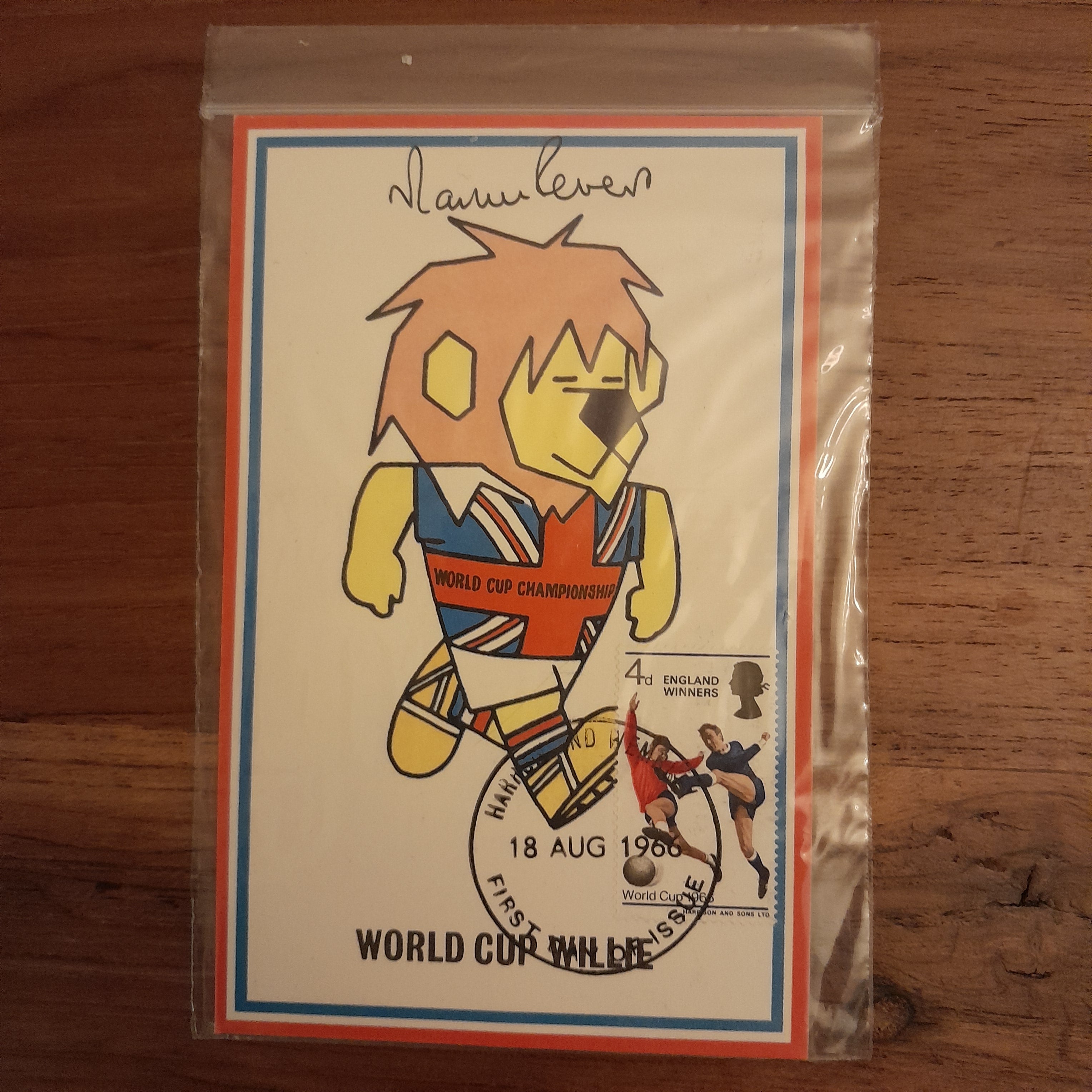 1966 World Cup Willies Card Hand Signed by Martin Peters