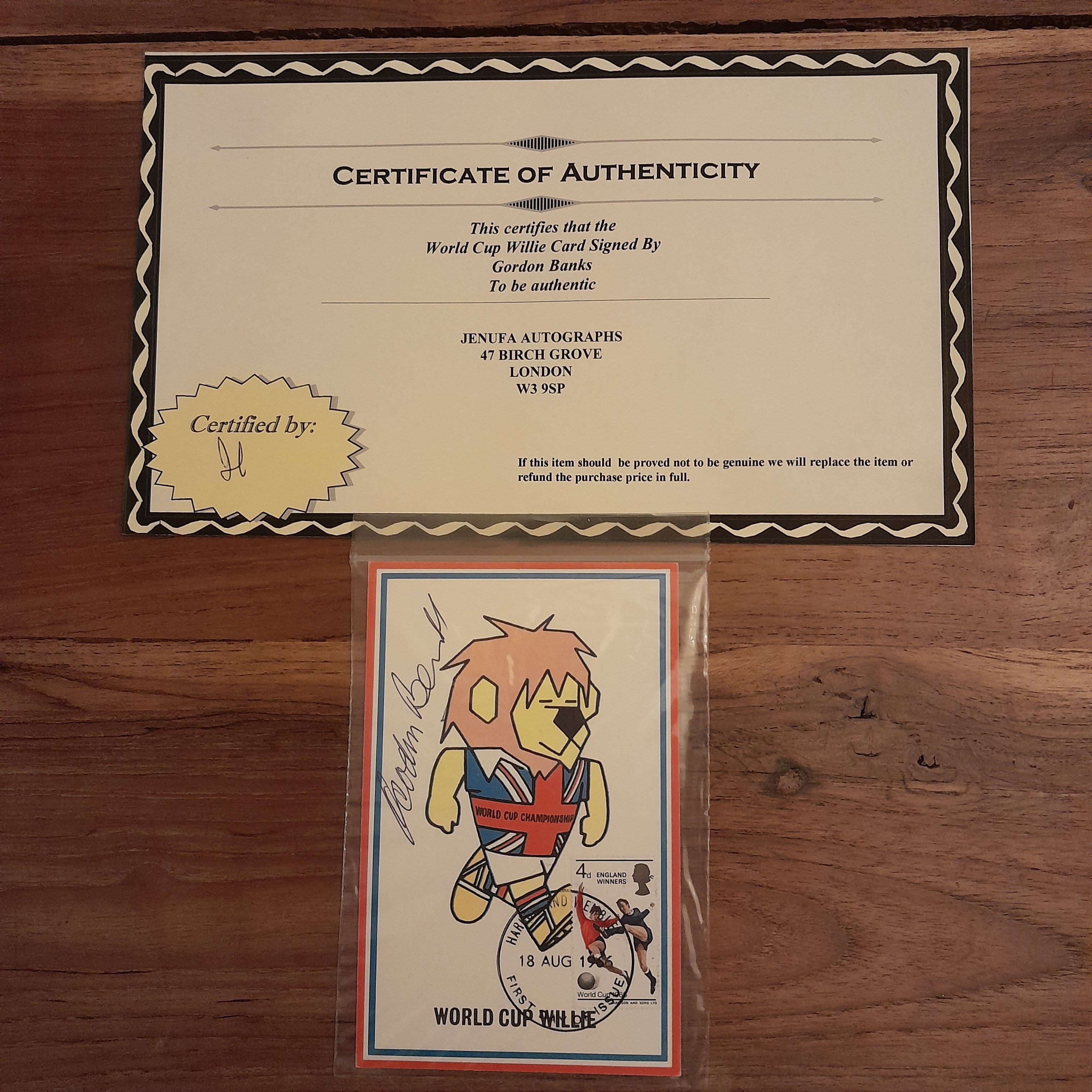 1966 World Cup Willies Card Hand Signed by Gordon Banks - Comes with COA